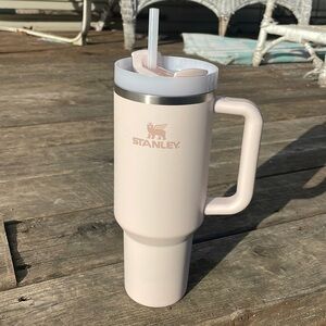 Used rose quartz Stanley 40oz